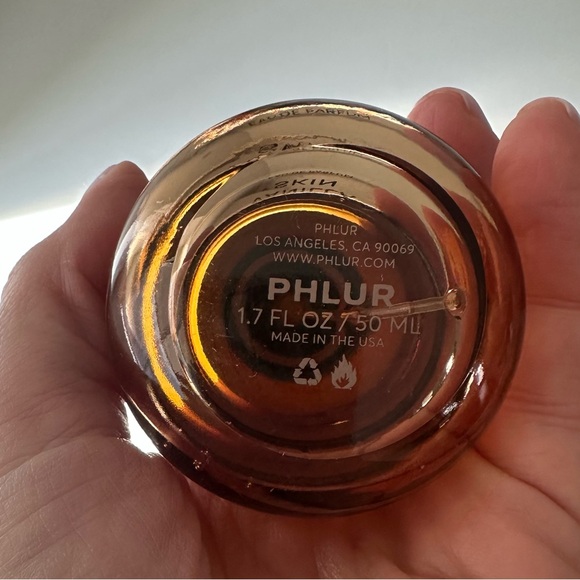Vanilla Skin Eau de Parfum - Amber and White PHLUR - Picture 4 of 4